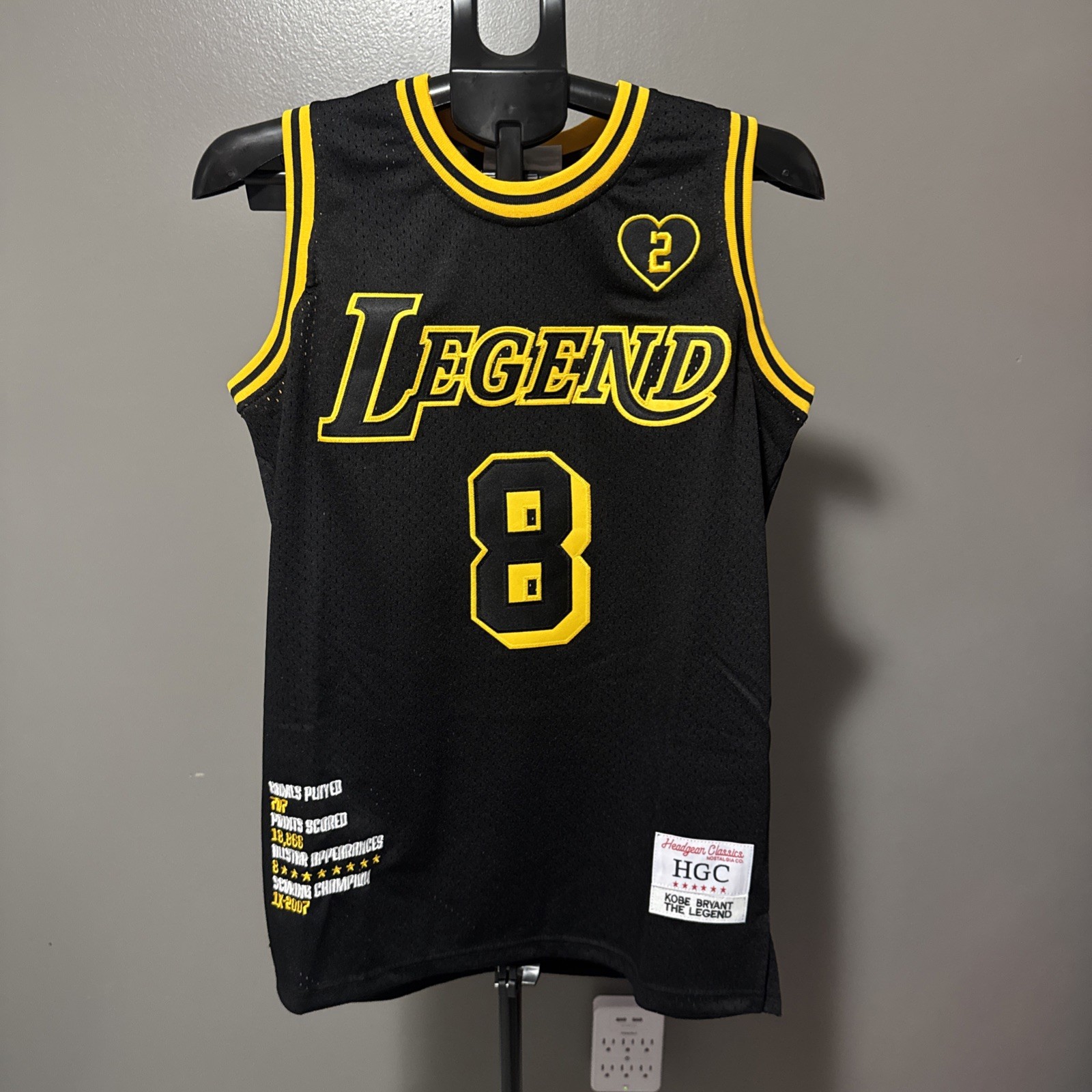 s-l1600-394.jpg Men’s Kobe Bryant Legend Mamba Jersey Headgear Classics Black/Yellow Small - Image 1