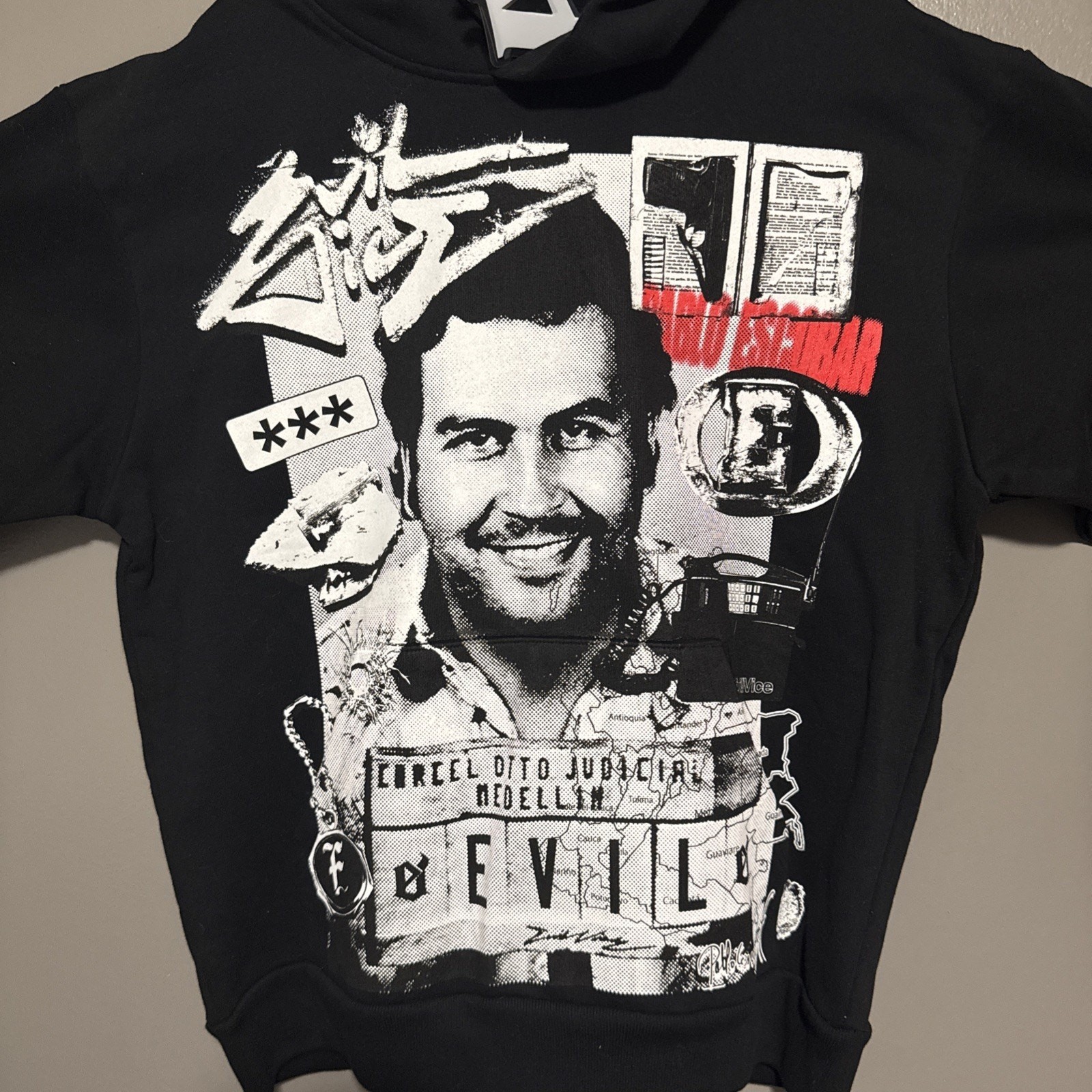 s-l1600-60.jpg Evil Vice “ Love For Drug Dealers” Pablo Escobar black Hoodie Mens Large - Image 1